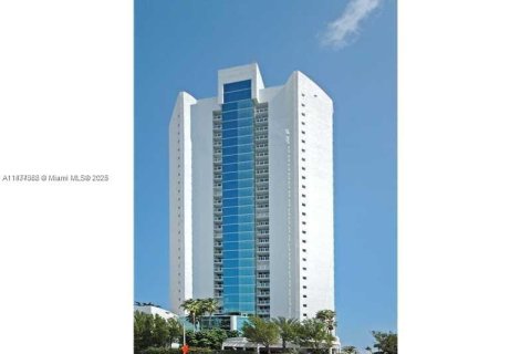 Copropriété à vendre à Sunny Isles Beach, Floride: 2 chambres, 187.66 m2 № 1980781 - photo 28