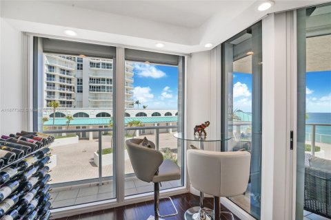 Copropriété à vendre à Sunny Isles Beach, Floride: 2 chambres, 187.66 m2 № 1980781 - photo 7