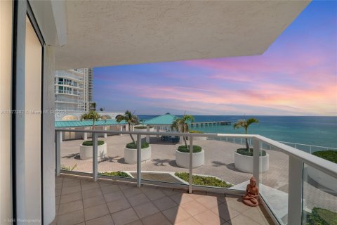 Copropriété à vendre à Sunny Isles Beach, Floride: 2 chambres, 187.66 m2 № 1980781 - photo 23
