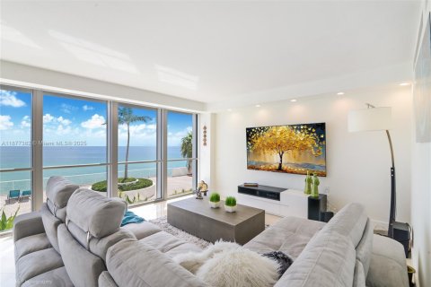 Copropriété à vendre à Sunny Isles Beach, Floride: 2 chambres, 187.66 m2 № 1980781 - photo 2