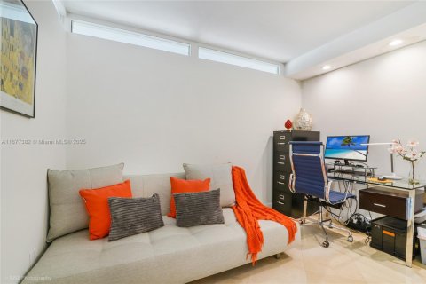 Copropriété à vendre à Sunny Isles Beach, Floride: 2 chambres, 187.66 m2 № 1980781 - photo 20