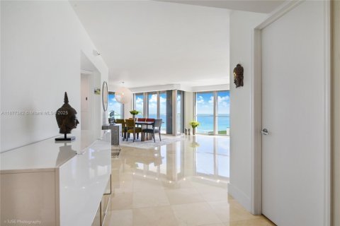 Copropriété à vendre à Sunny Isles Beach, Floride: 2 chambres, 187.66 m2 № 1980781 - photo 10