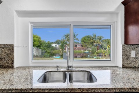 Купить виллу или дом в Мирамар, Флорида 3 спальни, 153.47м2, № 2010495 - фото 16