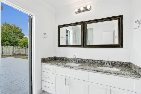 Купить виллу или дом в Мирамар, Флорида 3 спальни, 153.47м2, № 2010495 - фото 27