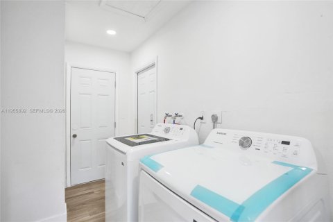 Купить виллу или дом в Мирамар, Флорида 3 спальни, 153.47м2, № 2010495 - фото 14