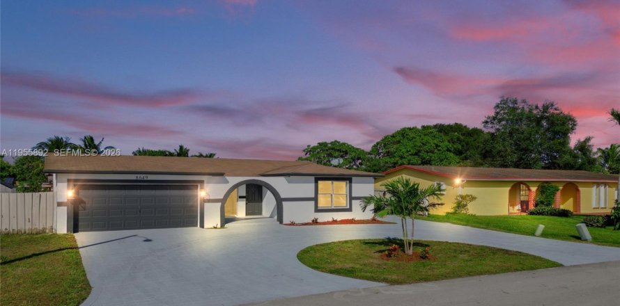 Дом в Мирамар, Флорида 3 спальни, 153.47м2 № 2010495