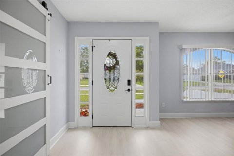 House in Orange Park, Florida 3 bedrooms, 175.31 sq.m. № 2395972 - photo 10
