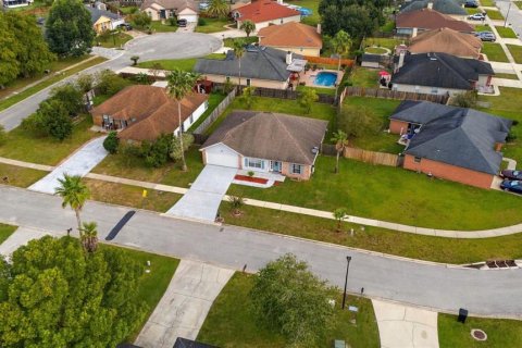House in Orange Park, Florida 3 bedrooms, 175.31 sq.m. № 2395972 - photo 3
