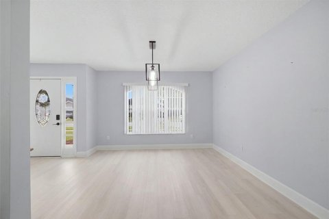 House in Orange Park, Florida 3 bedrooms, 175.31 sq.m. № 2395972 - photo 20