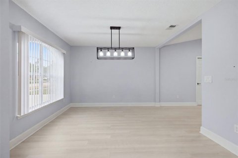 House in Orange Park, Florida 3 bedrooms, 175.31 sq.m. № 2395972 - photo 23