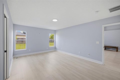 House in Orange Park, Florida 3 bedrooms, 175.31 sq.m. № 2395972 - photo 30