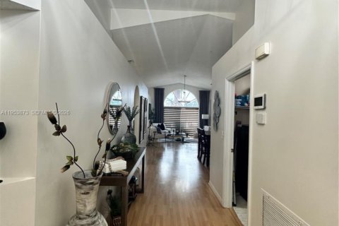 House in Miramar, Florida 3 bedrooms, 168.62 sq.m. № 2054881 - photo 30