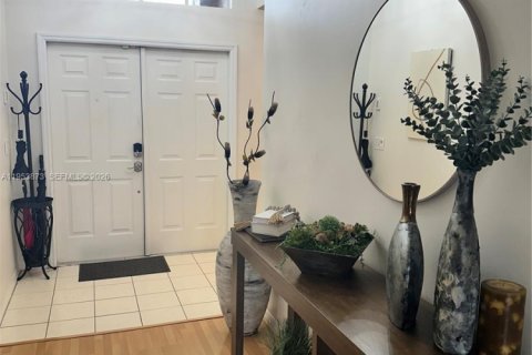 House in Miramar, Florida 3 bedrooms, 168.62 sq.m. № 2054881 - photo 23