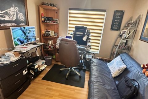 House in Miramar, Florida 3 bedrooms, 168.62 sq.m. № 2054881 - photo 28