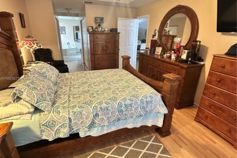 House in Miramar, Florida 3 bedrooms, 168.62 sq.m. № 2054881 - photo 12