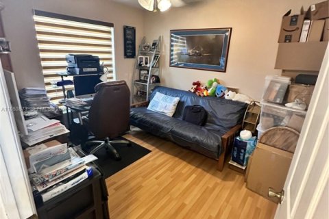 House in Miramar, Florida 3 bedrooms, 168.62 sq.m. № 2054881 - photo 27