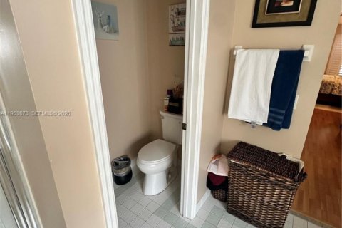 House in Miramar, Florida 3 bedrooms, 168.62 sq.m. № 2054881 - photo 15