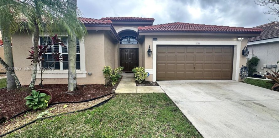 House in Miramar, Florida 3 bedrooms, 168.62 sq.m. № 2054881