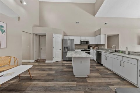 House in Tampa, Florida 4 bedrooms, 236.53 sq.m. № 1756989 - photo 16