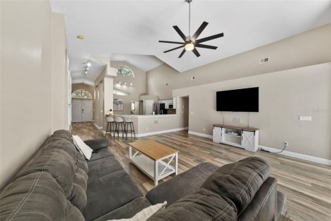 House in Tampa, Florida 4 bedrooms, 236.53 sq.m. № 1756989 - photo 13
