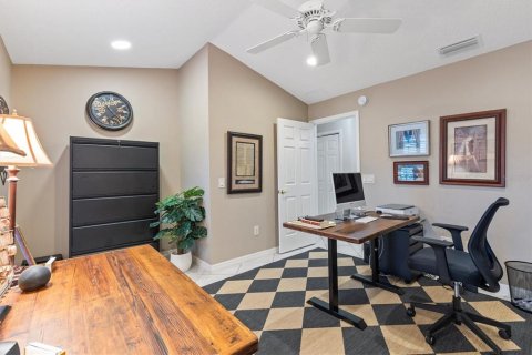 House in The Villages, Florida 3 bedrooms, 204.11 sq.m. № 2410043 - photo 30