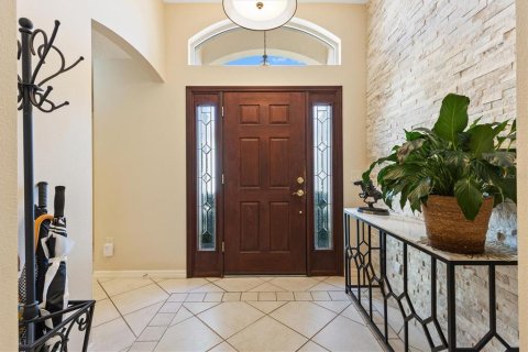 House in The Villages, Florida 3 bedrooms, 204.11 sq.m. № 2410043 - photo 6