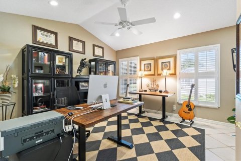 House in The Villages, Florida 3 bedrooms, 204.11 sq.m. № 2410043 - photo 29
