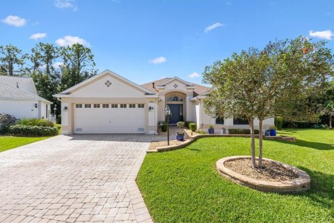 House in The Villages, Florida 3 bedrooms, 204.11 sq.m. № 2410043