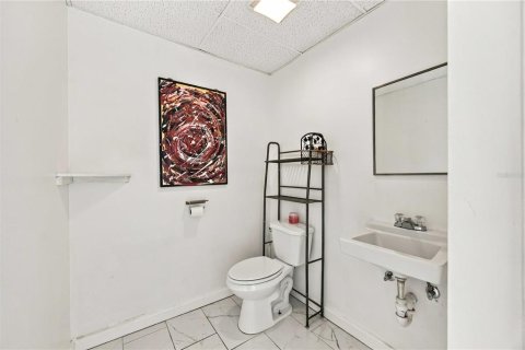 Immobilier commercial à louer à Sarasota, Floride: 130.06 m2 № 2416571 - photo 23