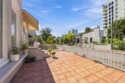 Immobilier commercial à louer à Sarasota, Floride: 130.06 m2 № 2416571 - photo 8