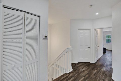 Townhouse in Miramar, Florida 4 bedrooms, 180.14 sq.m. № 1809434 - photo 11