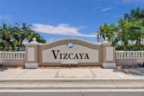 Townhouse in Miramar, Florida 4 bedrooms, 180.14 sq.m. № 1809434 - photo 22