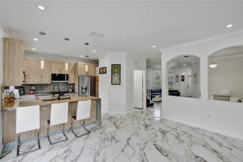Townhouse in Miramar, Florida 4 bedrooms, 180.14 sq.m. № 1809434 - photo 30