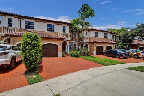 Townhouse in Miramar, Florida 4 bedrooms, 180.14 sq.m. № 1809434 - photo 26