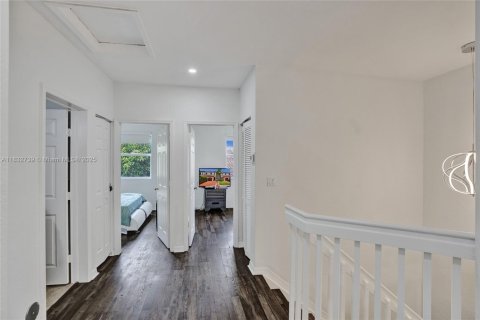 Townhouse in Miramar, Florida 4 bedrooms, 180.14 sq.m. № 1809434 - photo 12