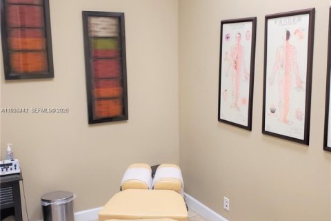 Commercial property in Weston, Florida № 2076867 - photo 10