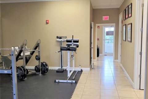 Commercial property in Weston, Florida № 2076867 - photo 15