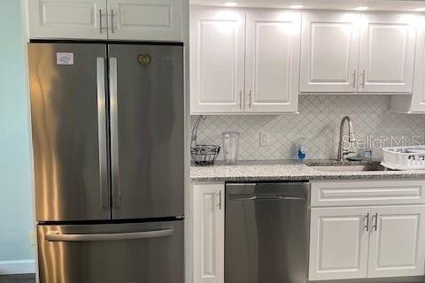 Condo in Clearwater, Florida, 2 bedrooms  № 1910222 - photo 12