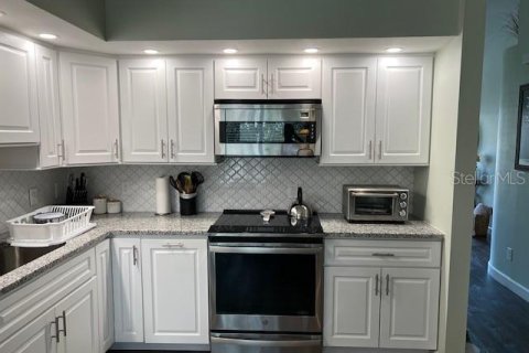 Condo in Clearwater, Florida, 2 bedrooms  № 1910222 - photo 9