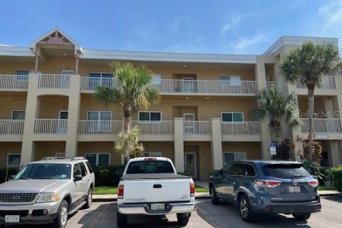 Condo in Clearwater, Florida, 2 bedrooms  № 1910222 - photo 1