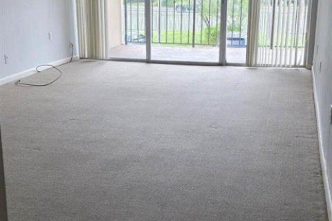Copropriété à louer à Miami, Floride: 2 chambres, 86.96 m2 № 2168575 - photo 6