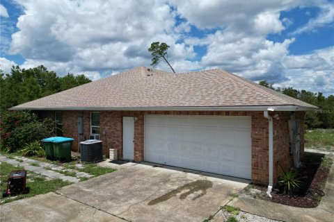 House in Deltona, Florida 3 bedrooms, 173.08 sq.m. № 1878168 - photo 2