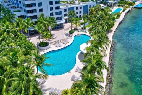 Copropriété à vendre à Miami Beach, Floride: 2 chambres, 117.24 m2 № 1950959 - photo 28