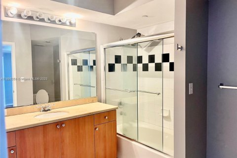 Copropriété à vendre à Miami Beach, Floride: 2 chambres, 117.24 m2 № 1950959 - photo 10