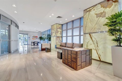 Copropriété à vendre à Miami Beach, Floride: 2 chambres, 117.24 m2 № 1950959 - photo 13