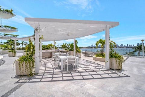 Copropriété à vendre à Miami Beach, Floride: 2 chambres, 117.24 m2 № 1950959 - photo 14