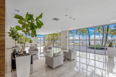 Copropriété à vendre à Miami Beach, Floride: 2 chambres, 117.24 m2 № 1950959 - photo 17