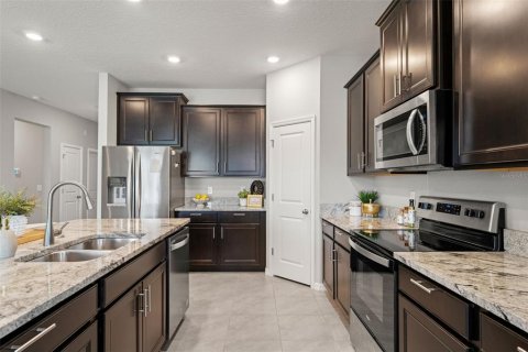 House in Wesley Chapel, Florida 4 bedrooms, 189.24 sq.m. № 1878052 - photo 18
