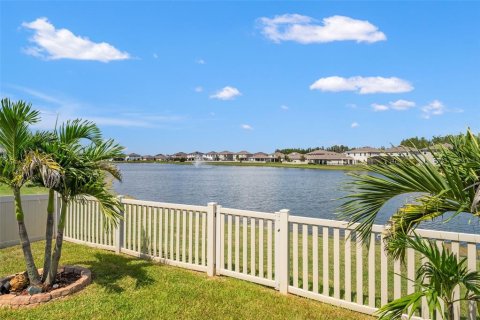 House in Wesley Chapel, Florida 4 bedrooms, 189.24 sq.m. № 1878052 - photo 9