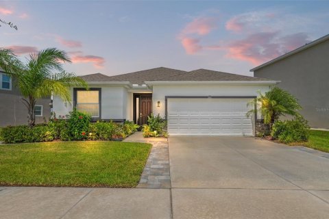 House in Wesley Chapel, Florida 4 bedrooms, 189.24 sq.m. № 1878052 - photo 1